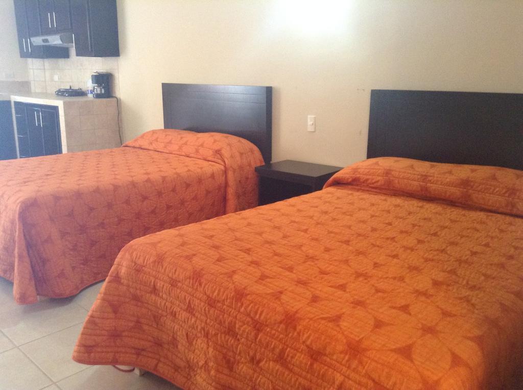 סן קרלוס Los Jitos Hotel & Suites חדר תמונה
